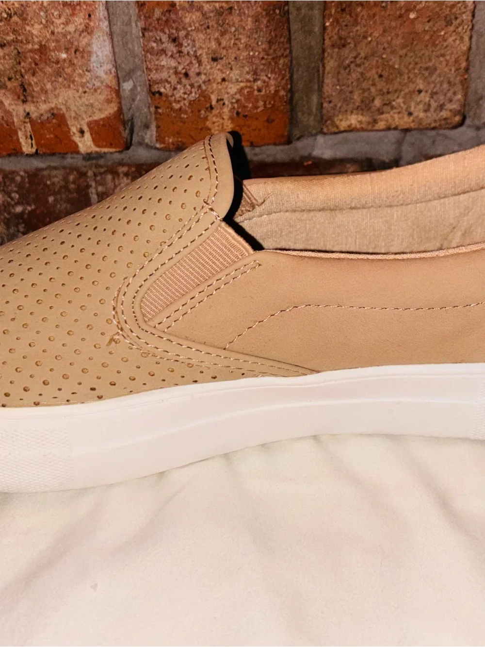 Soda Casual Closed Toe Slip-On Vented Mesh Sneaker Shoes Size 11